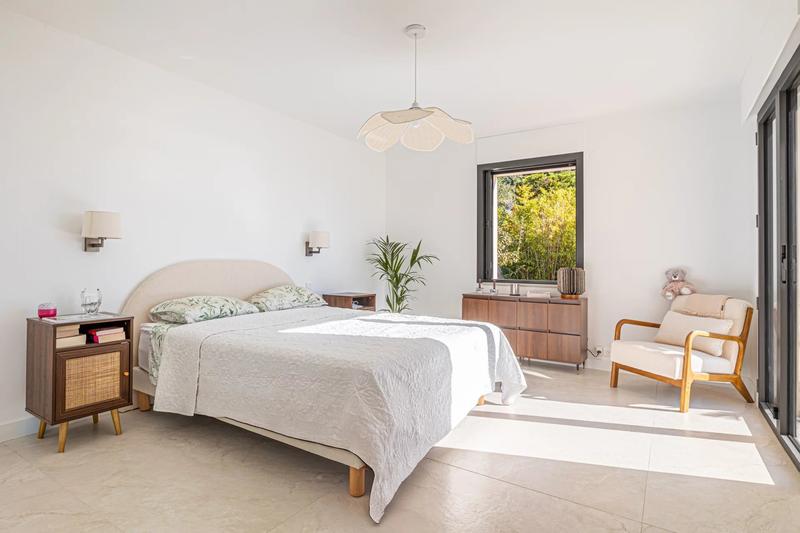 Maison - 375 m² - 10 pièces