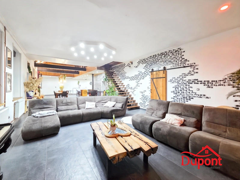 Maison - 249 m² - 8 pièces