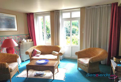 Maison - 226 m² - 8 pièces