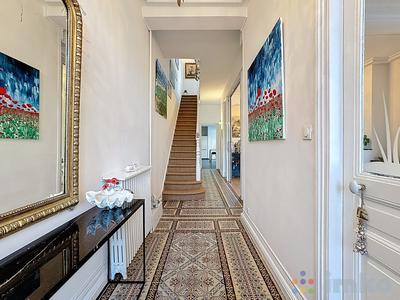 Maison - 182 m² - 6 pièces