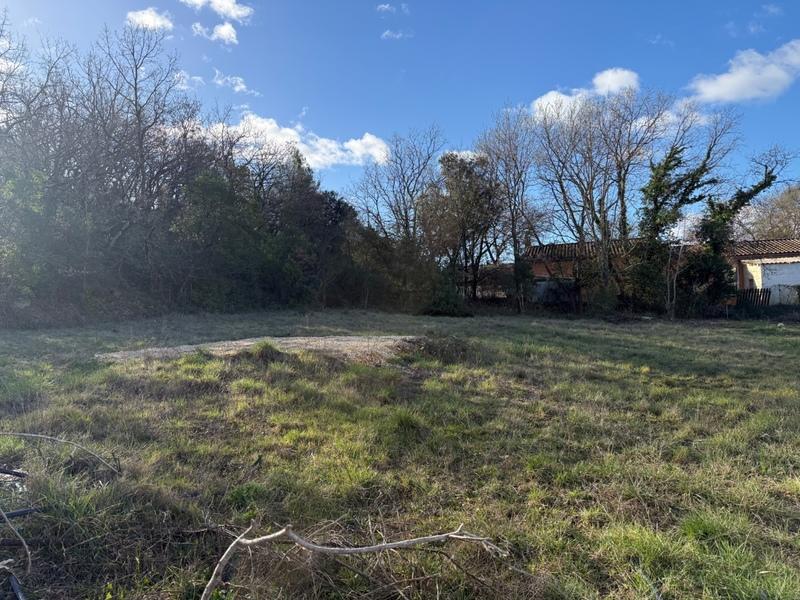 Terrain constructible - 1 237 m²
