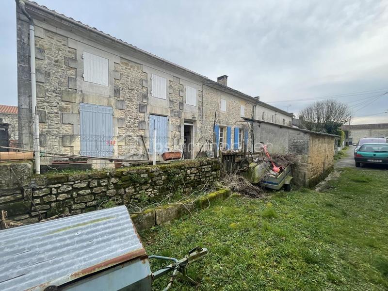 Maison en pierre - 86 m² - 3 pièces