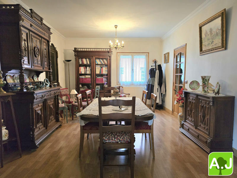 Maison - 137 m² - 5 pièces