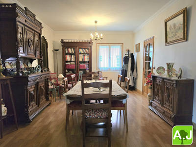 Maison - 137 m² - 5 pièces