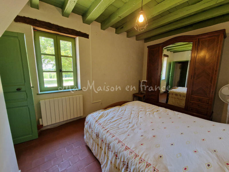 Maison - 157 m² - 11 pièces