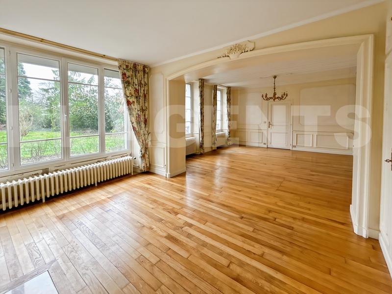 Maison - 336 m² - 10 pièces