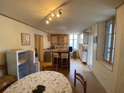 Maison - 180 m² - 8 pièces