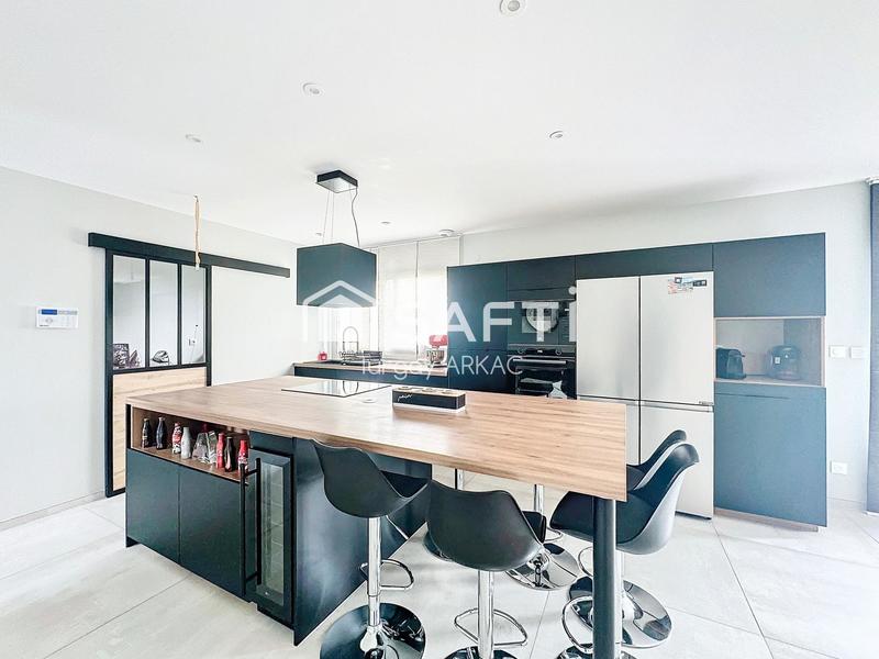 Maison - 138 m² - 5 pièces