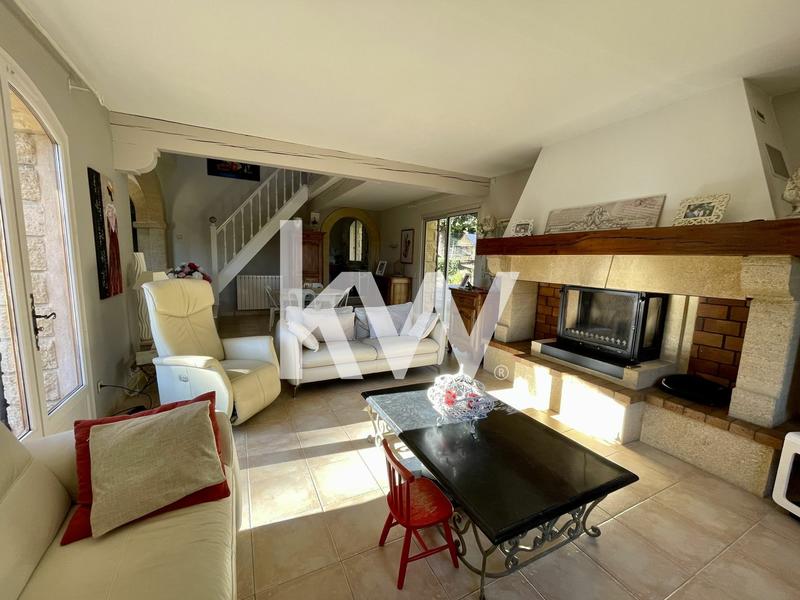 Maison - 222 m² - 6 pièces