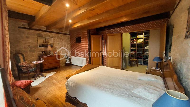 Demeure - 135 m² - 5 pièces