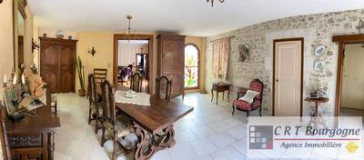 Maison ancienne - 215 m² - 7 pièces