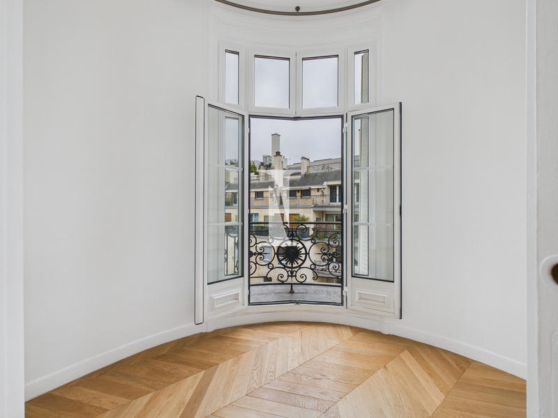 Appartement - 196 m² - 5 pièces