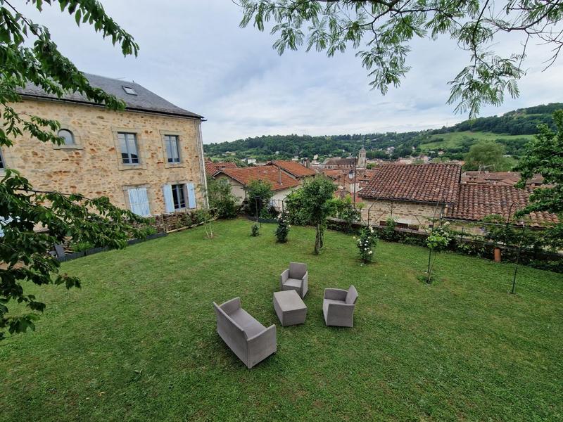 Maison - 220 m² - 8 pièces