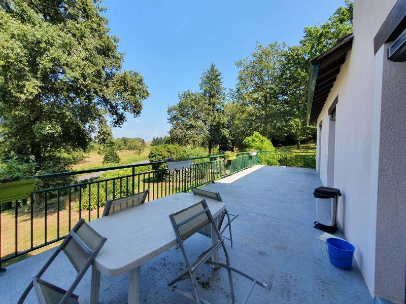 Maison - 240 m² - 8 pièces