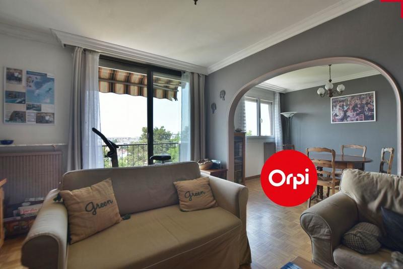 Appartement - 90 m² - 5 pièces