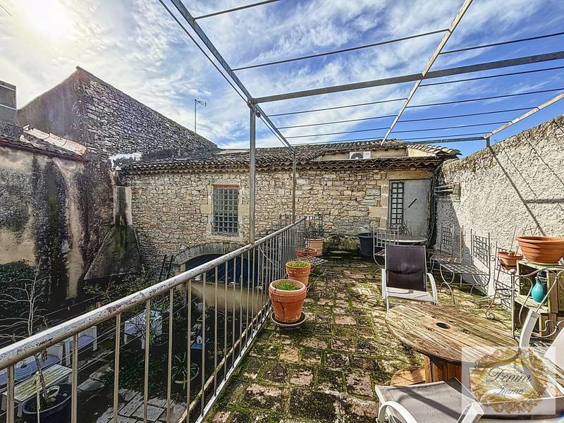 Maison - 213 m² - 6 pièces