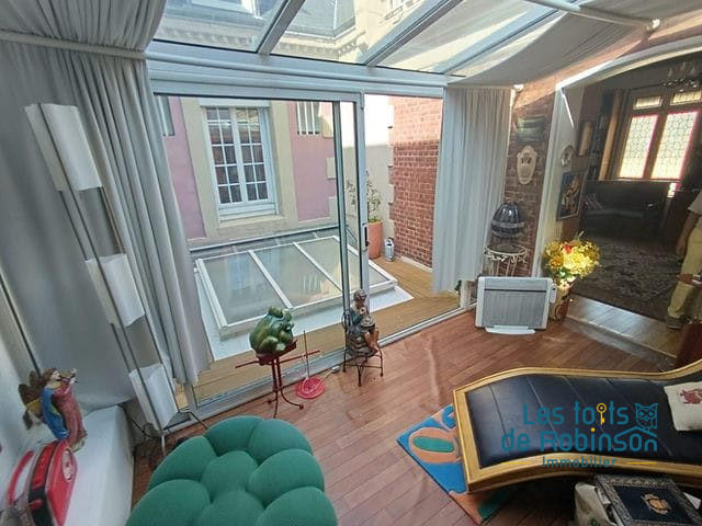 Appartement - 334 m² - 15 pièces