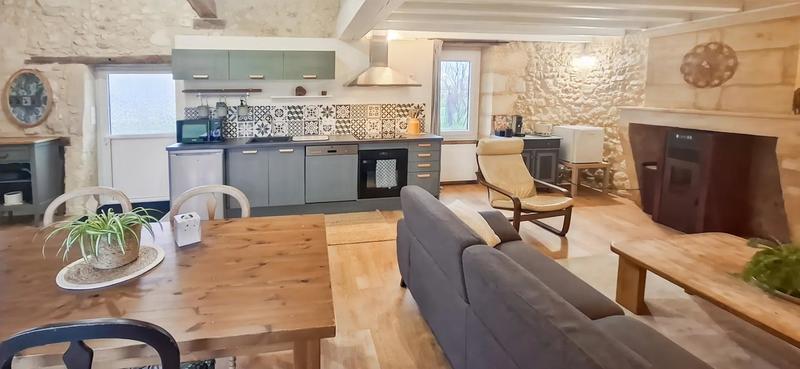 Maison en pierre - 213 m² - 4 pièces