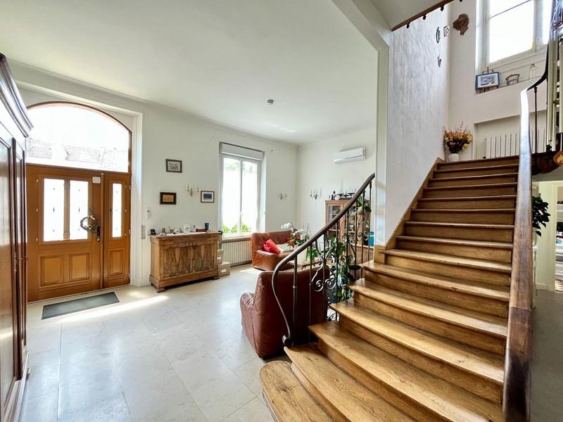 Maison de maîtres - 267 m² - 11 pièces