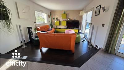 Maison - 181 m² - 9 pièces