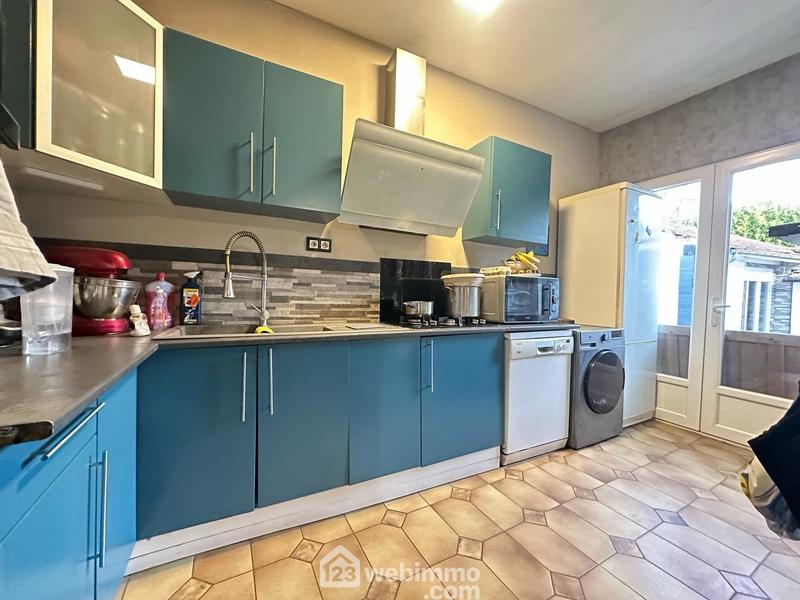 Maison - 181 m² - 9 pièces