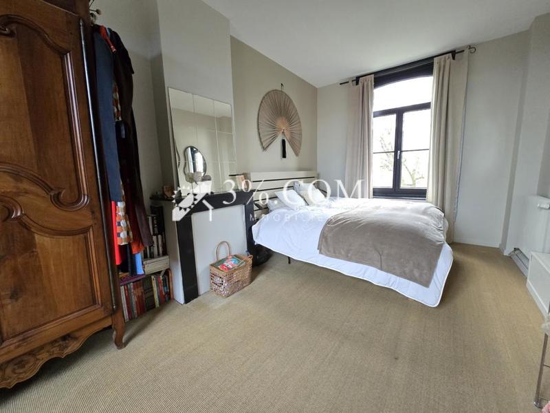 Propriété - 250 m² - 9 pièces