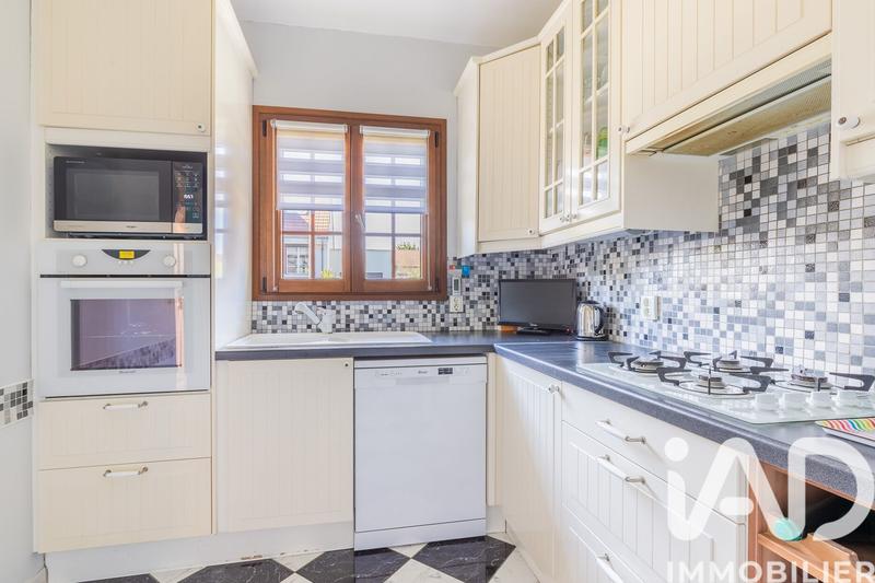 Maison - 143 m² - 8 pièces