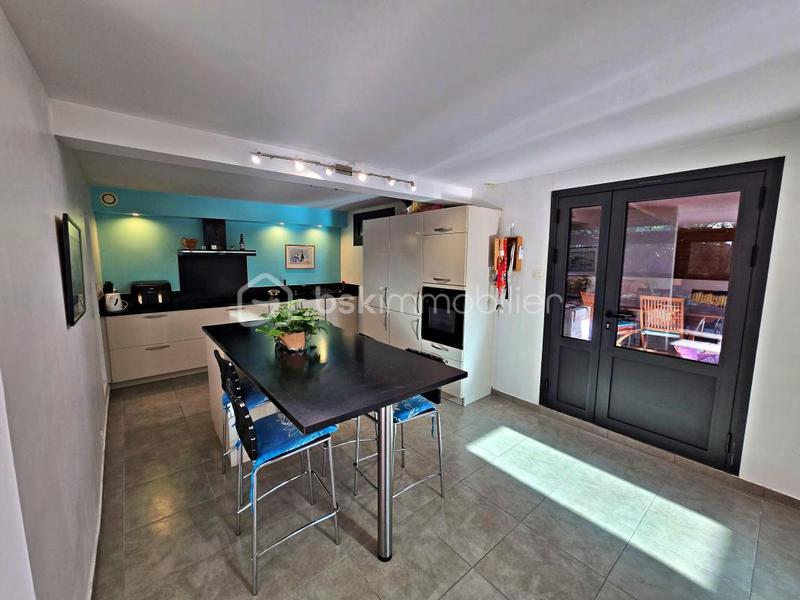 Maison traditionnelle - 202 m² - 7 pièces