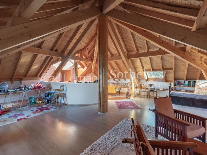 Maison - 306 m² - 7 pièces