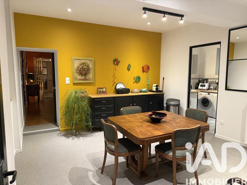 Maison - 228 m² - 7 pièces