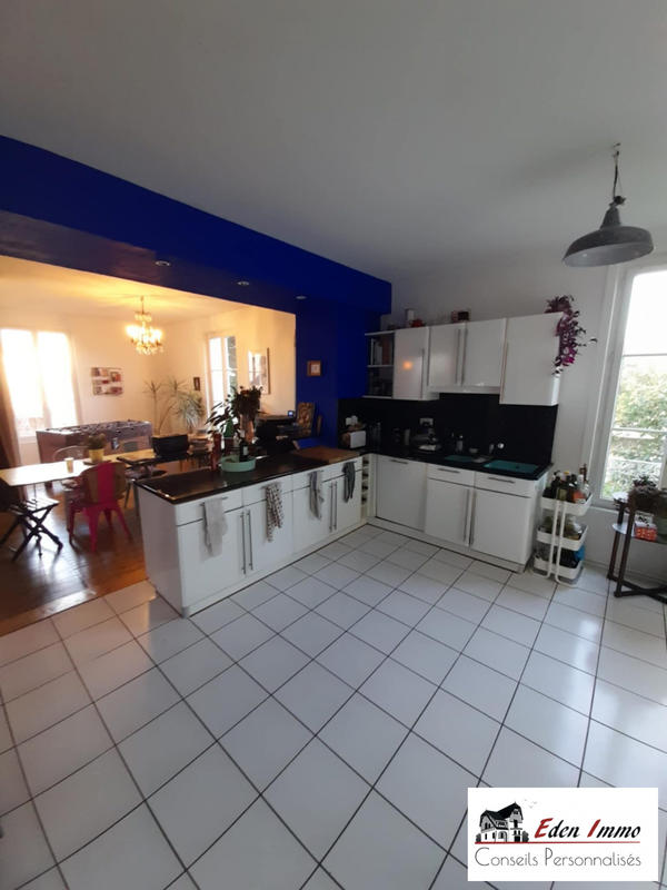 Maison - 256 m² - 10 pièces