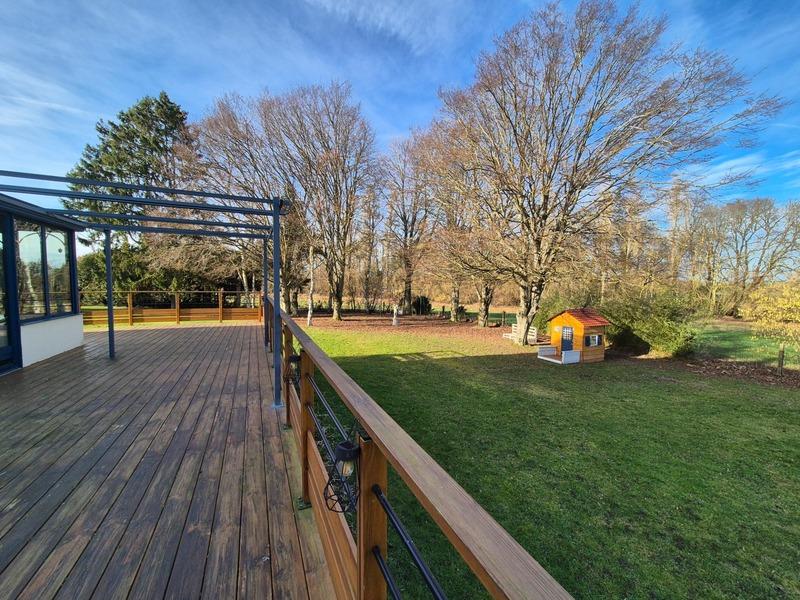 Maison - 303 m² - 11 pièces