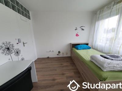 Chambre - 11 m² - 1 pièce