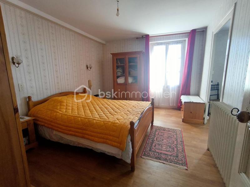 Demeure - 199 m² - 12 pièces