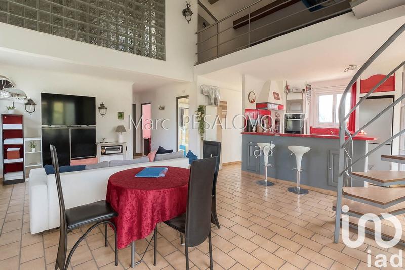 Maison - 180 m² - 8 pièces