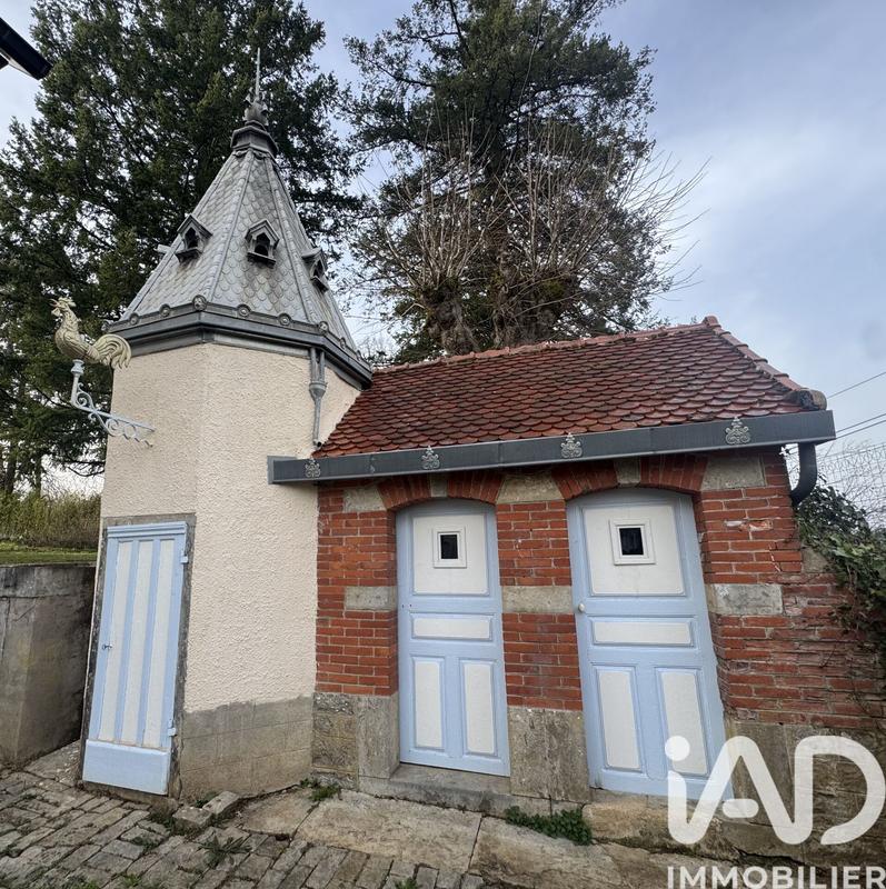 Maison - 351 m² - 10 pièces