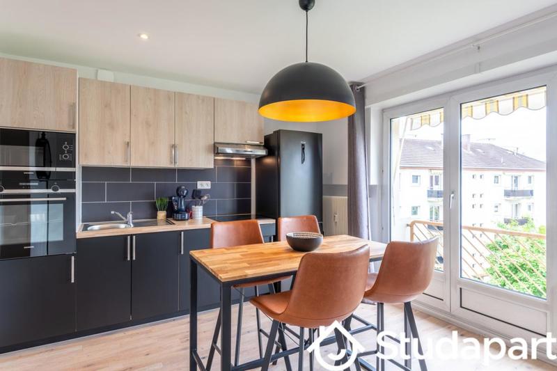 Chambre - 11 m² - 1 pièce