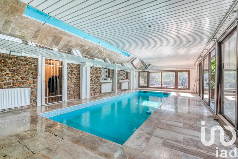 Maison - 431 m² - 9 pièces