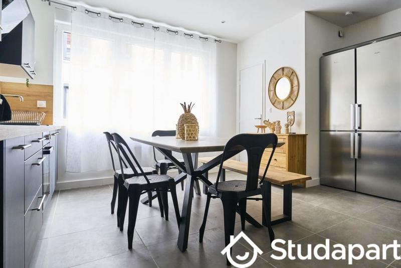 Chambre - 13 m² - 1 pièce