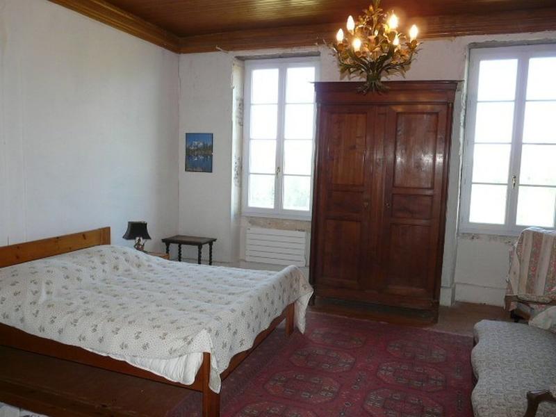 Maison - 250 m² - 7 pièces