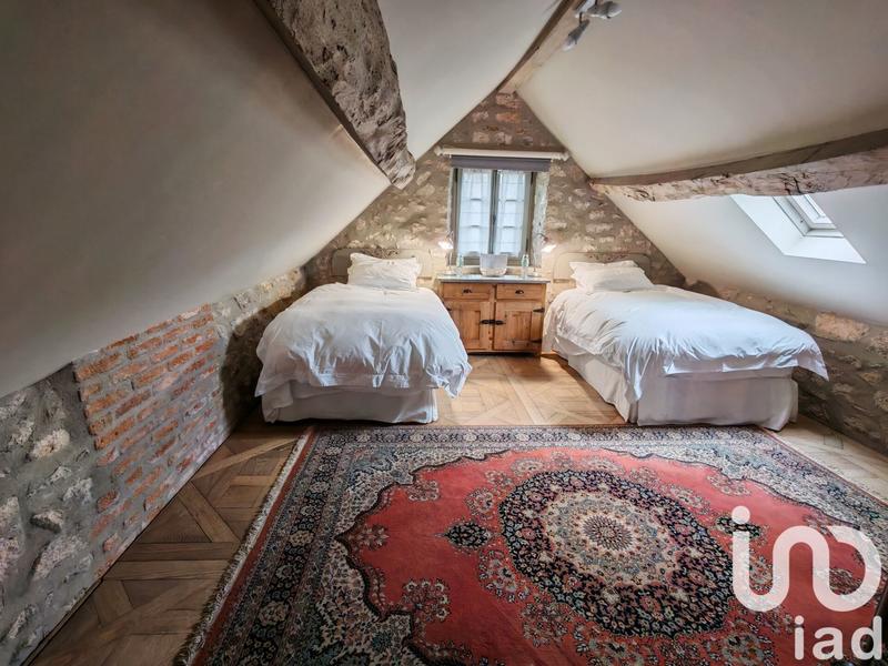 Maison - 239 m² - 7 pièces