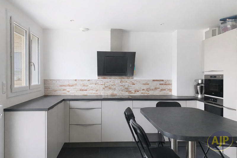 Maison - 110 m² - 6 pièces