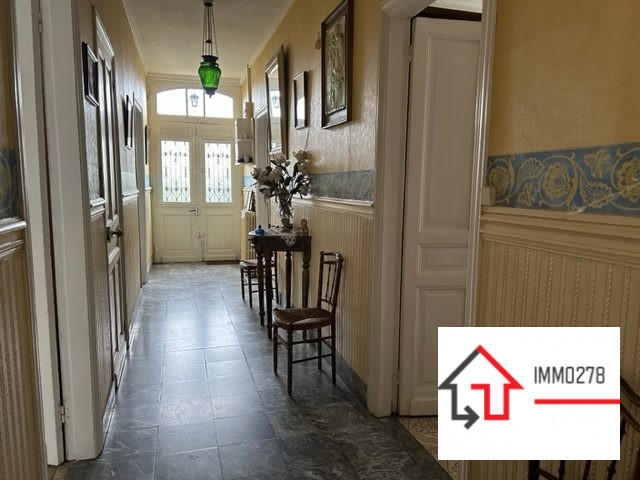 Maison - 227 m² - 12 pièces