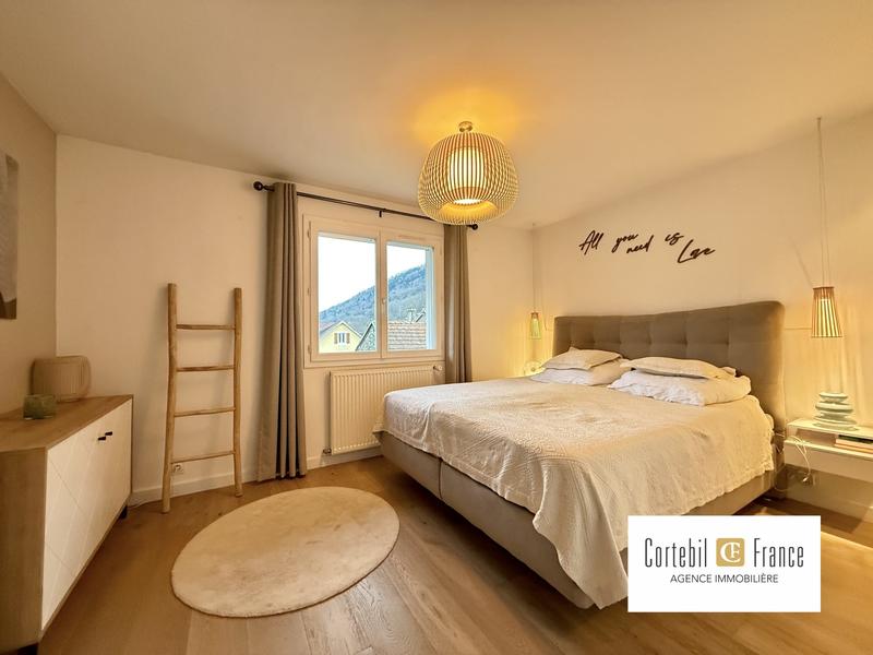 Appartement - 99 m² - 4 pièces