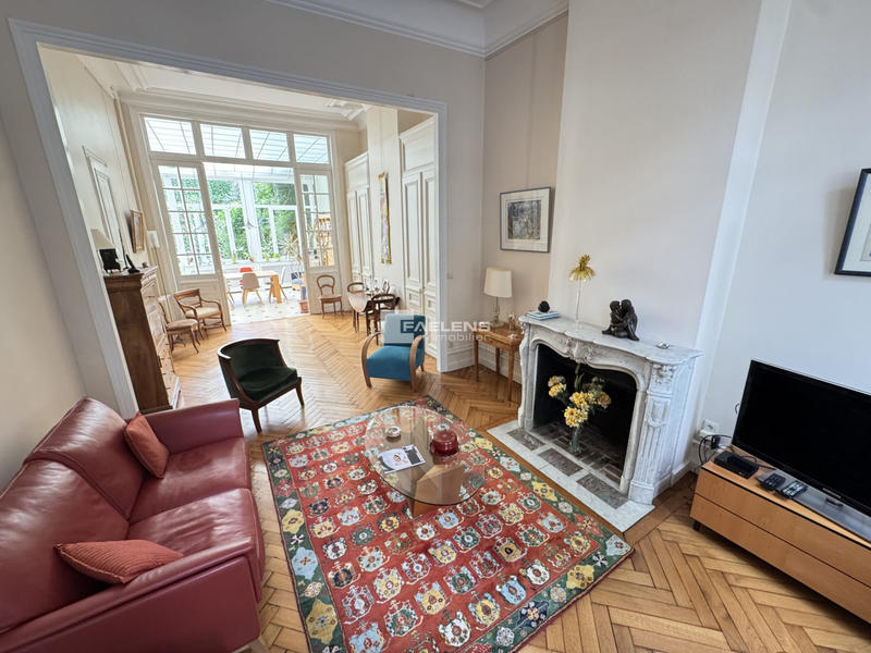 Maison - 200 m² - 7 pièces