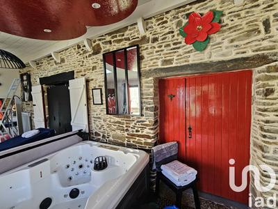 Maison - 313 m² - 9 pièces