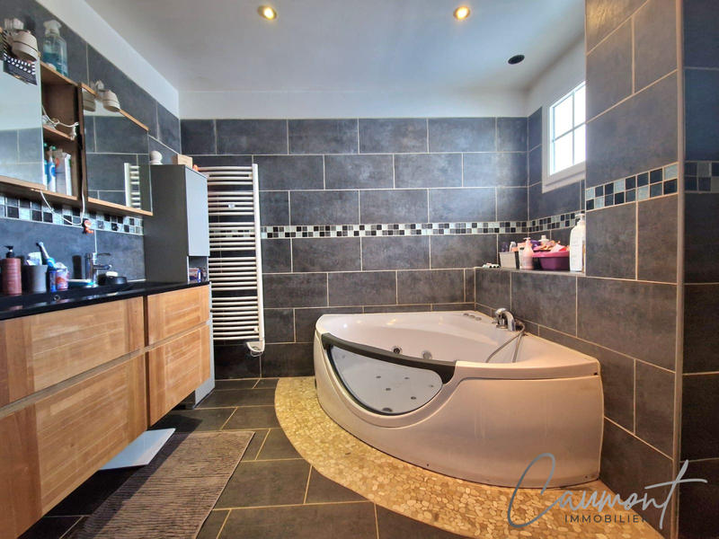 Maison - 165 m² - 6 pièces