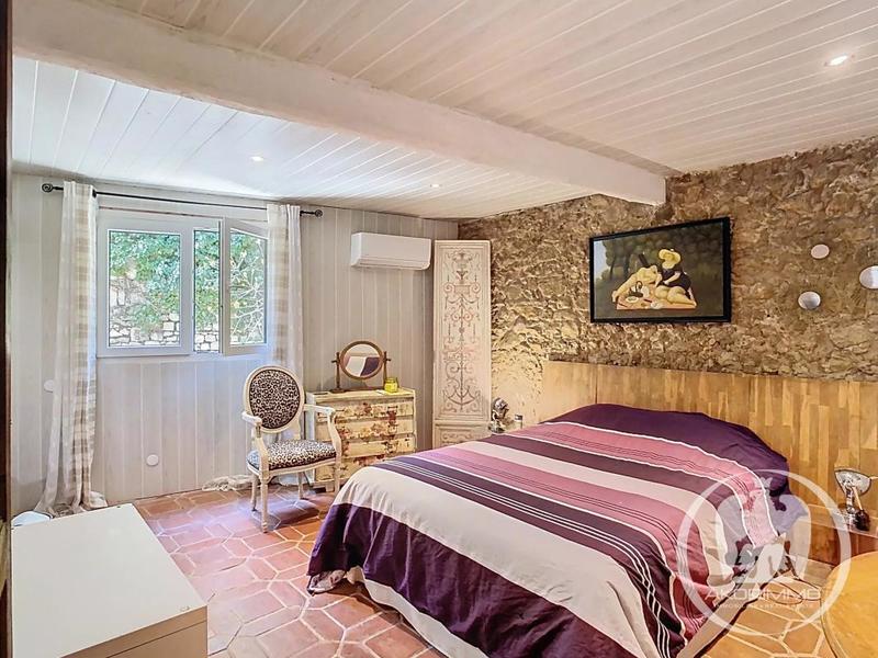 Maison de ville - 396 m² - 17 pièces