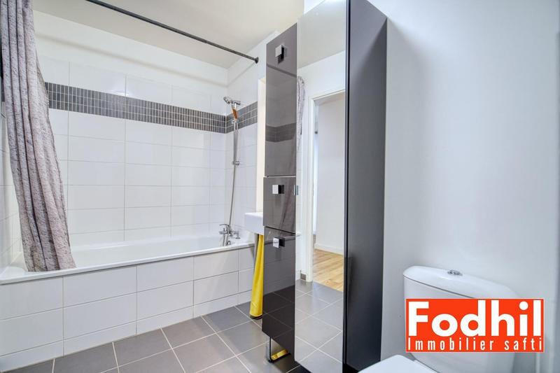 Appartement - 96 m² - 5 pièces