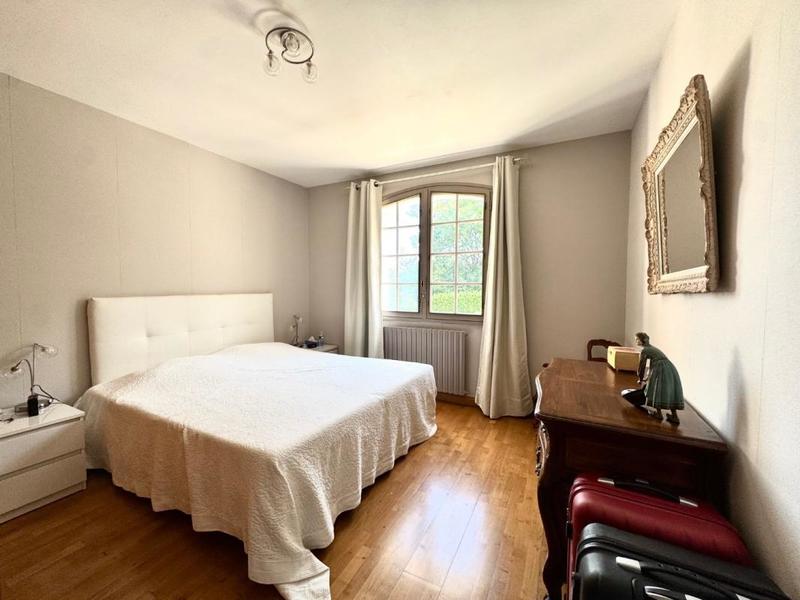 Demeure - 163 m² - 6 pièces